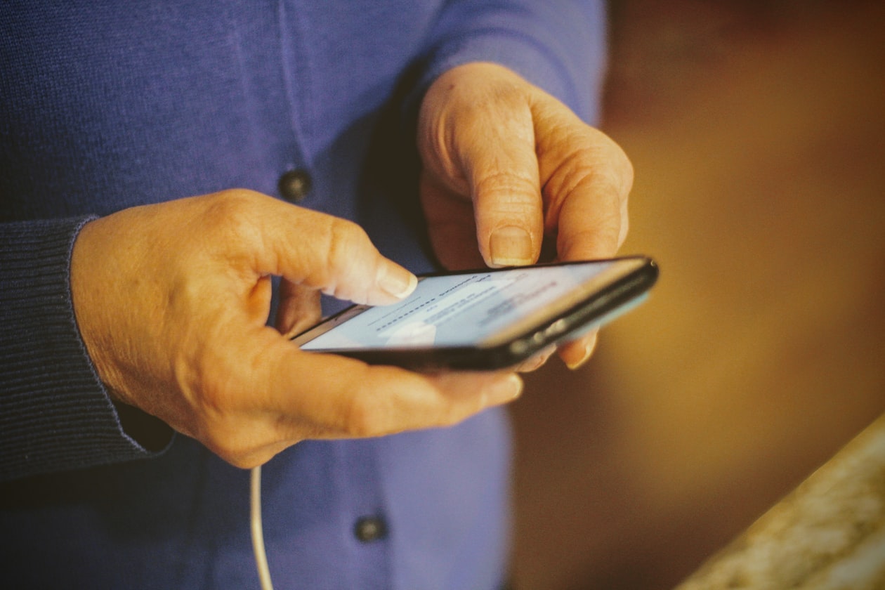GIRL DUMPED BF BECAUSE HE DIDN’T TEXT HER WHILE SHE WAS ASLEEP