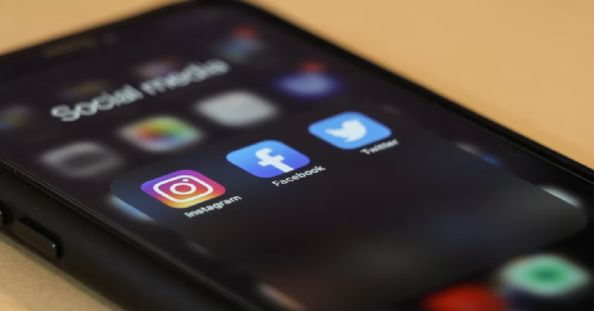 WOMAN’S BF REFUSES TO POST PHOTO OF HER ON HIS SOCIAL MEDIA