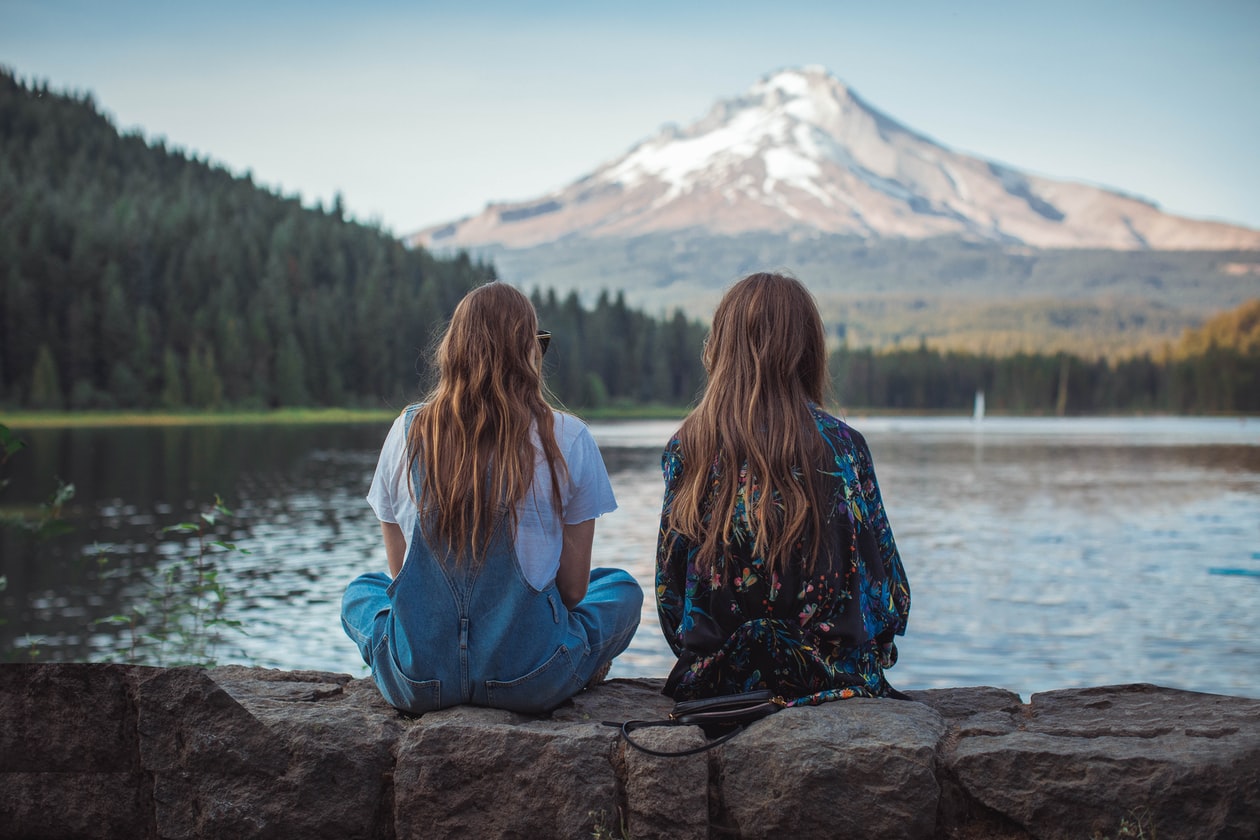GIRL UNFRIENDED BEST FRIEND FOR ‘SNATCHING’ HER EX