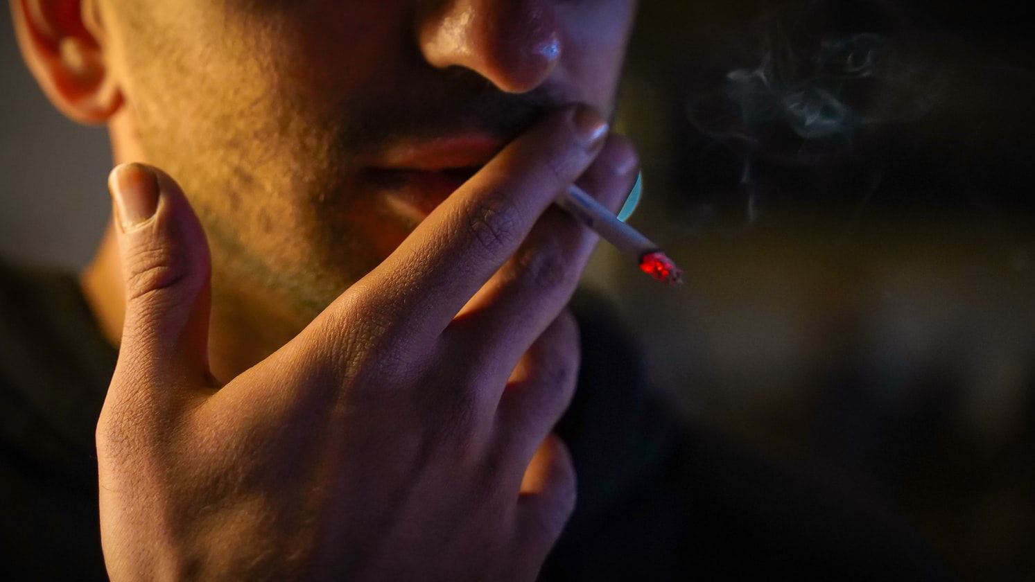 BF TREATS GF LIKE A QUEEN, BUT HE GOT SMOKER’S BREATH