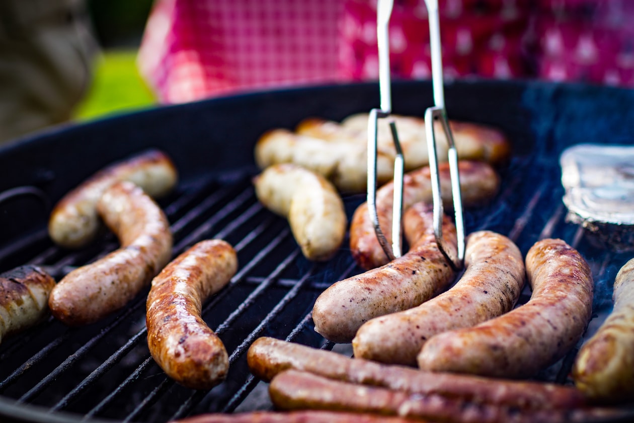 HUSBAND DON’T WANT “GIVE” WIFE GO OUTSIDE FIND OTHER HOTDOG