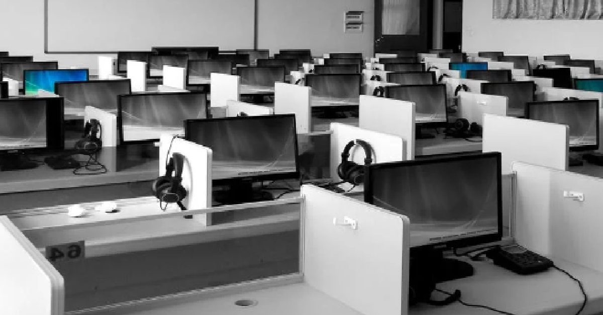 UNI GRAD WORKED IN CALL CENTER FOR A YEAR, LOST HIS FAITH IN HUMANITY