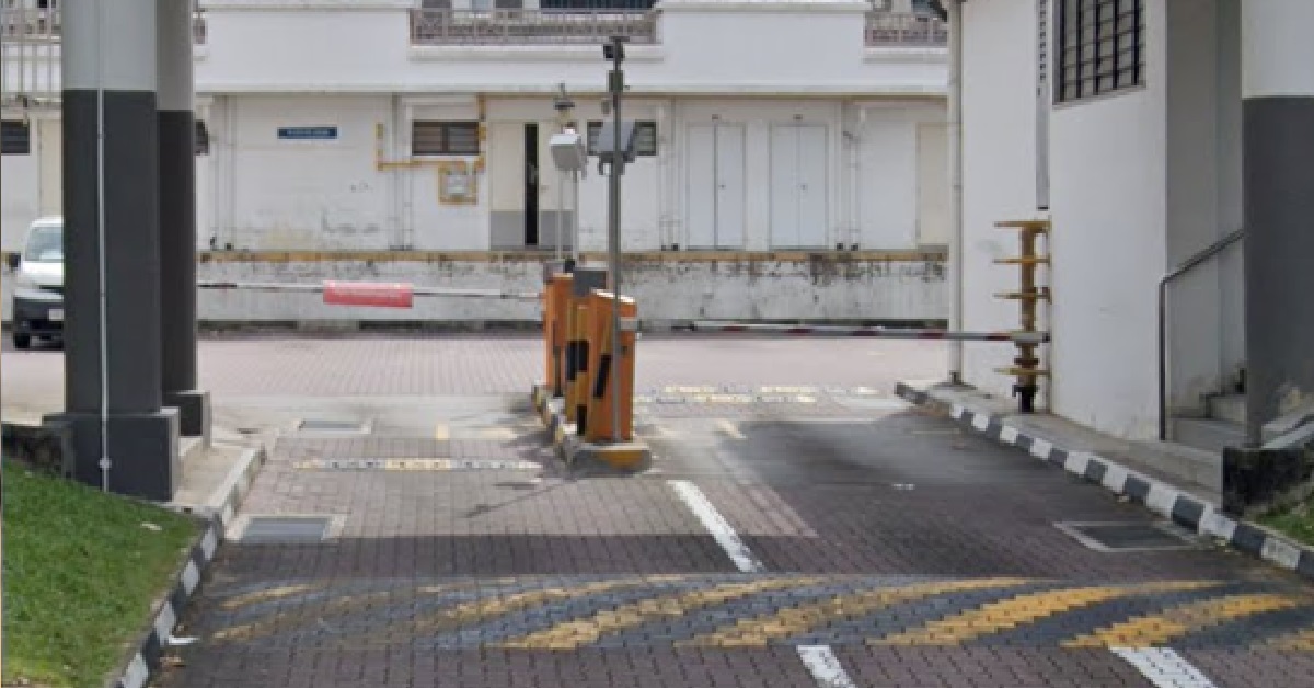 MAN SHOCKED AT BEING CHARGED $4.60 FOR PARKING 20 MINUTES INSIDE CARPARK