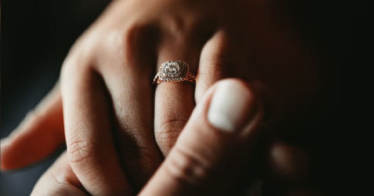 MAN HAD A “MOOD SWING” THEN TOOK BACK ENGAGEMENT RING FROM FIANCEE