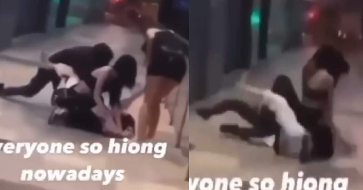 GIRL KISSED OTHER PEOPLE’S BF, KENA HANTAM BY 3 GIRLS AT SHOPPING MALL