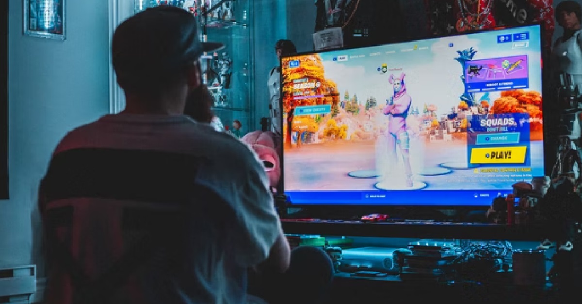 WOMAN DESPISES HUSBAND BECAUSE HE ONLY EARNS $2K/MTH & ALWAYS PLAYS GAMES