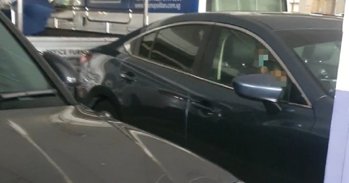 DRIVER SNATCHED PARKING LOT, THEN TELLS MAN: “WHO ASK YOUR WIFE WAIT SO FAR”