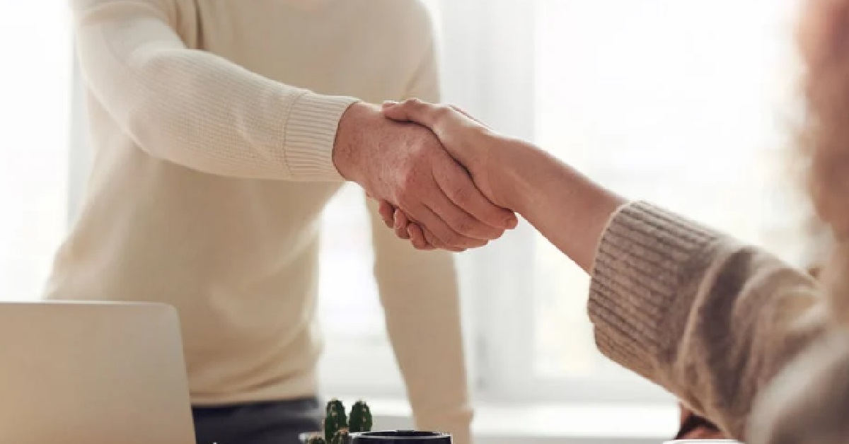 GUY BLUR BLUR GO WRONG PLACE FOR JOB INTERVIEW, BUT STILL END UP BEING HIRED