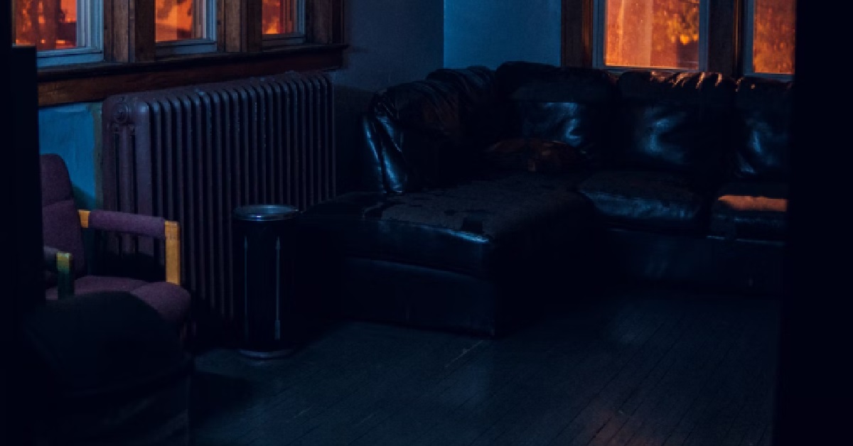 RESIDENT COMPLAINTS ABOUT UPSTAIRS NEIGHBOURS “STOMPING” AT NIGHT, BUT THEY WERE ASLEEP