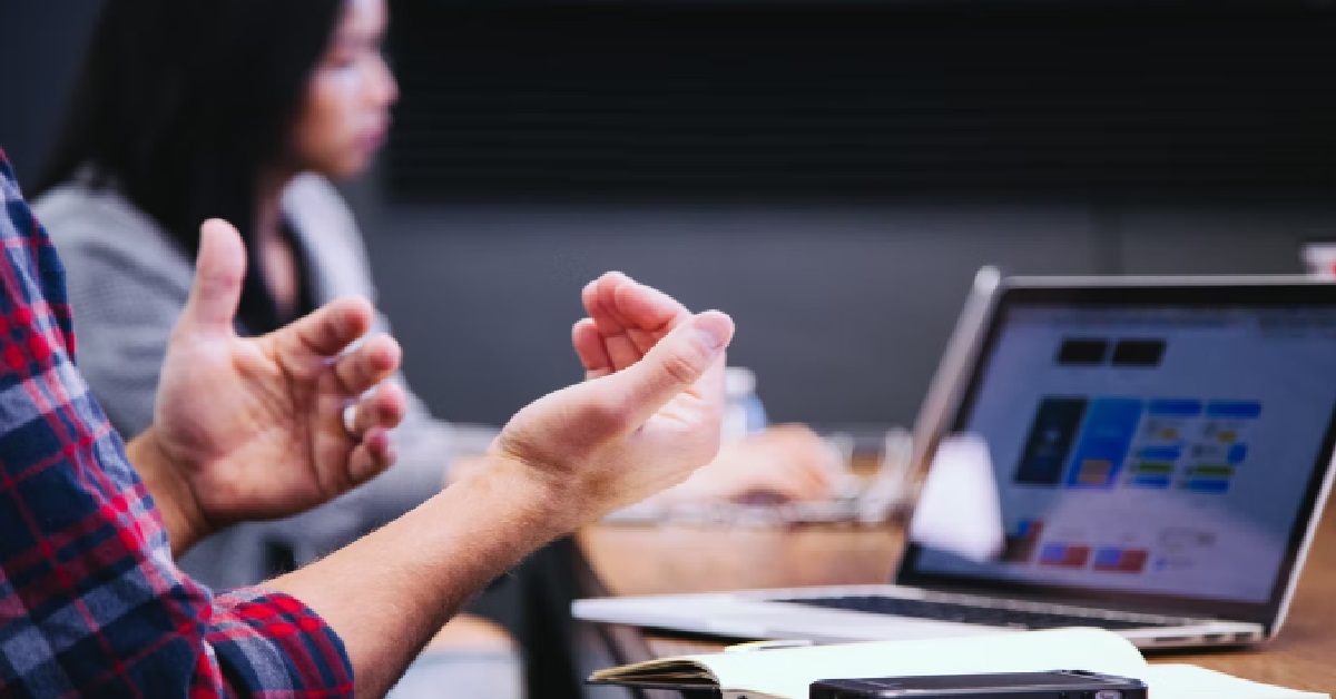 COLLEAGUES IGNORE WOMAN DURING MEETING BUT WHEN MEN SPEAK, THEY LISTEN