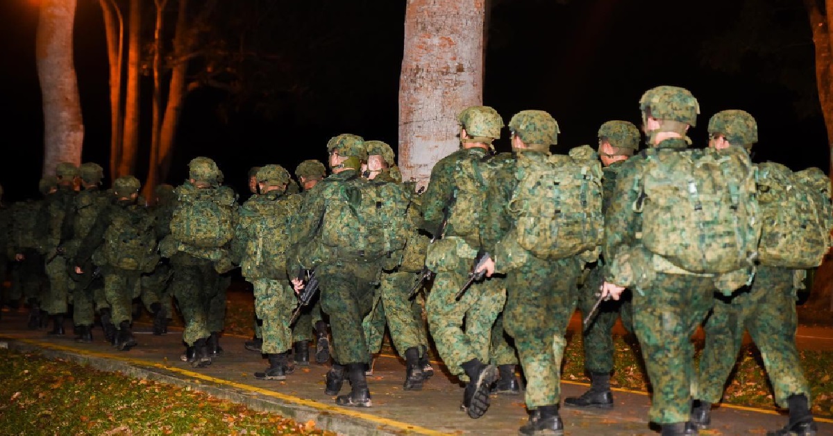 MAN LOOKS FORWARD TO RESERVIST BECAUSE 2 WEEKS DON’T NEED CARE ABOUT ANYTHING