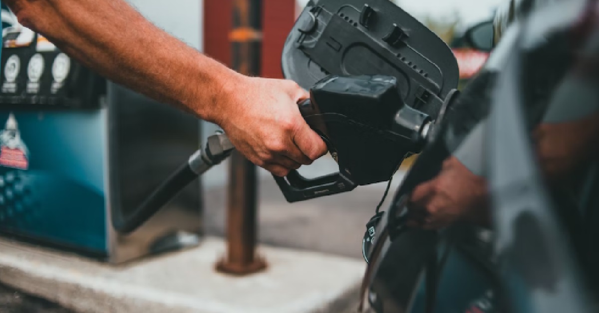 CAR OWNER SPENDS $2K/MTH ON PETROL, MAINTENANCE, TAX, PARKING – DRIVING NOT CHEAP