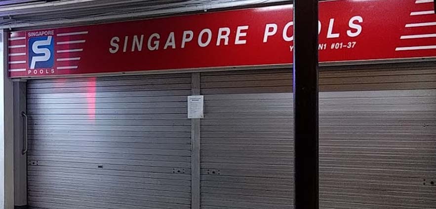 GF & MOTHER ARE UNHAPPY CAUSE MAN REFUSE TO SHARE HIS 4D WINNINGS WITH THEM