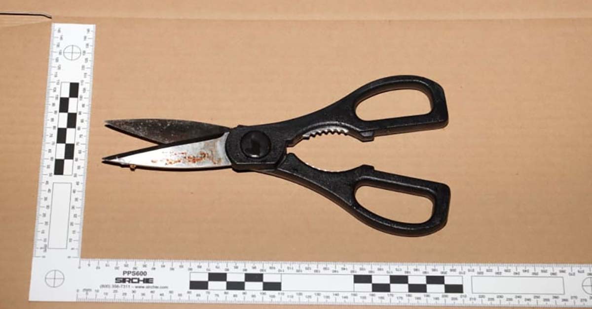 21 Y.O ARRESTED AFTER ATTACKING 20 Y.O WITH SCISSORS @ SERANGGON