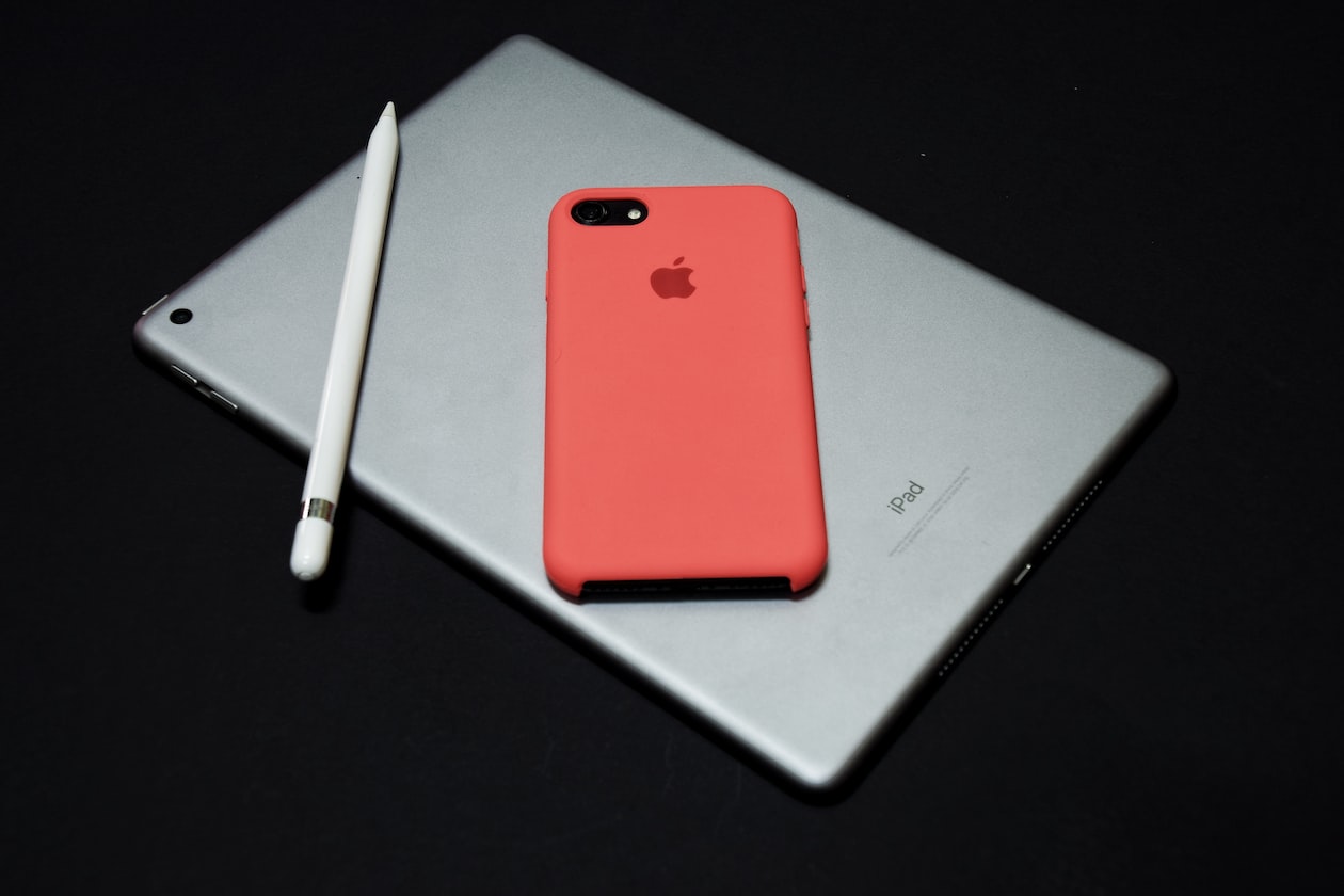 APPLE ADMITS MAJOR SECURITY RISK FOR iPhone, ipads and iMacs, HACKER CAN TAKE FULL CONTROL