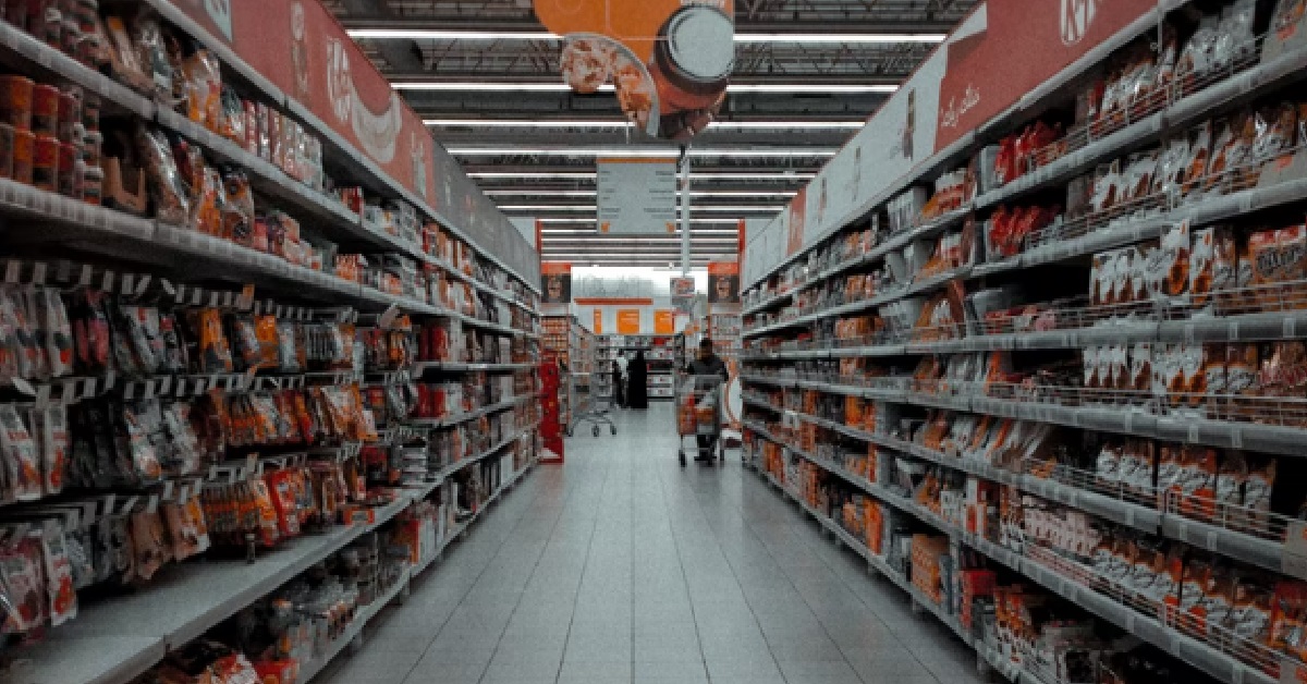 MORE MONEY BEING SPENT BY S’POREANS BUT SALARIES ARE NOT KEEPING UP