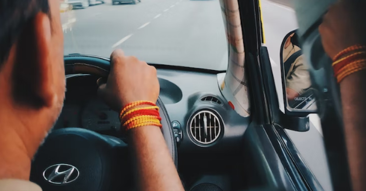TAXI DRIVER KEPT TALKING UNTIL WOMAN HEADACHE, THEN HE START TALKING ABOUT MEDICINES