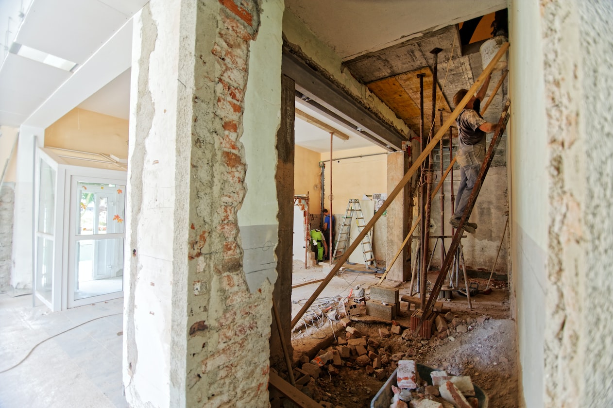 HOME RENOVATION: MAN SAYS MANY INTERIOR DESIGNERS DOING SHADY BUSINESS
