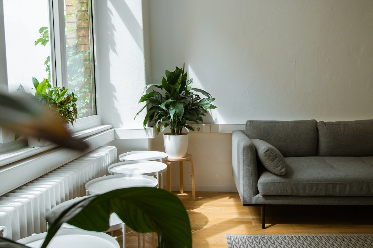FRIEND WANTS FREE RENT ROOM BUT DON’T BOTHER HELPING WITH HOUSEWORK