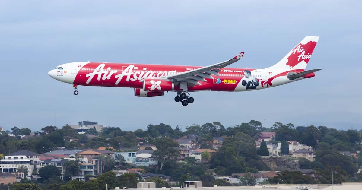 MAN UNABLE TO GET CASH REFUND AFTER AIRASIA BOOKING “BUG”, DOUBLE BOOKED
