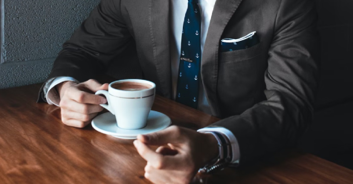 TECH SALESMAN EARNS $200K + COMMS, SLEEPS WITH DIFF WOMEN ON BUSINESS TRIPS