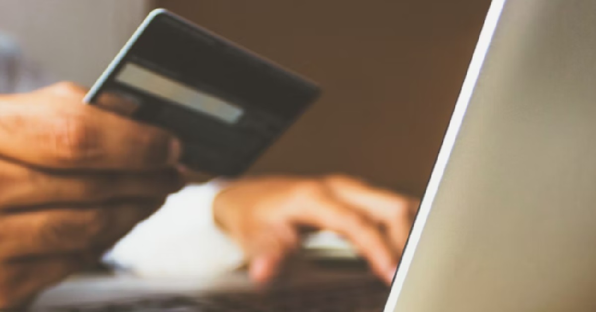 MAN GOT SCAMMED ON CAROUSELL, ENTER CREDIT CARD DETAILS INTO PHISHING EMAIL