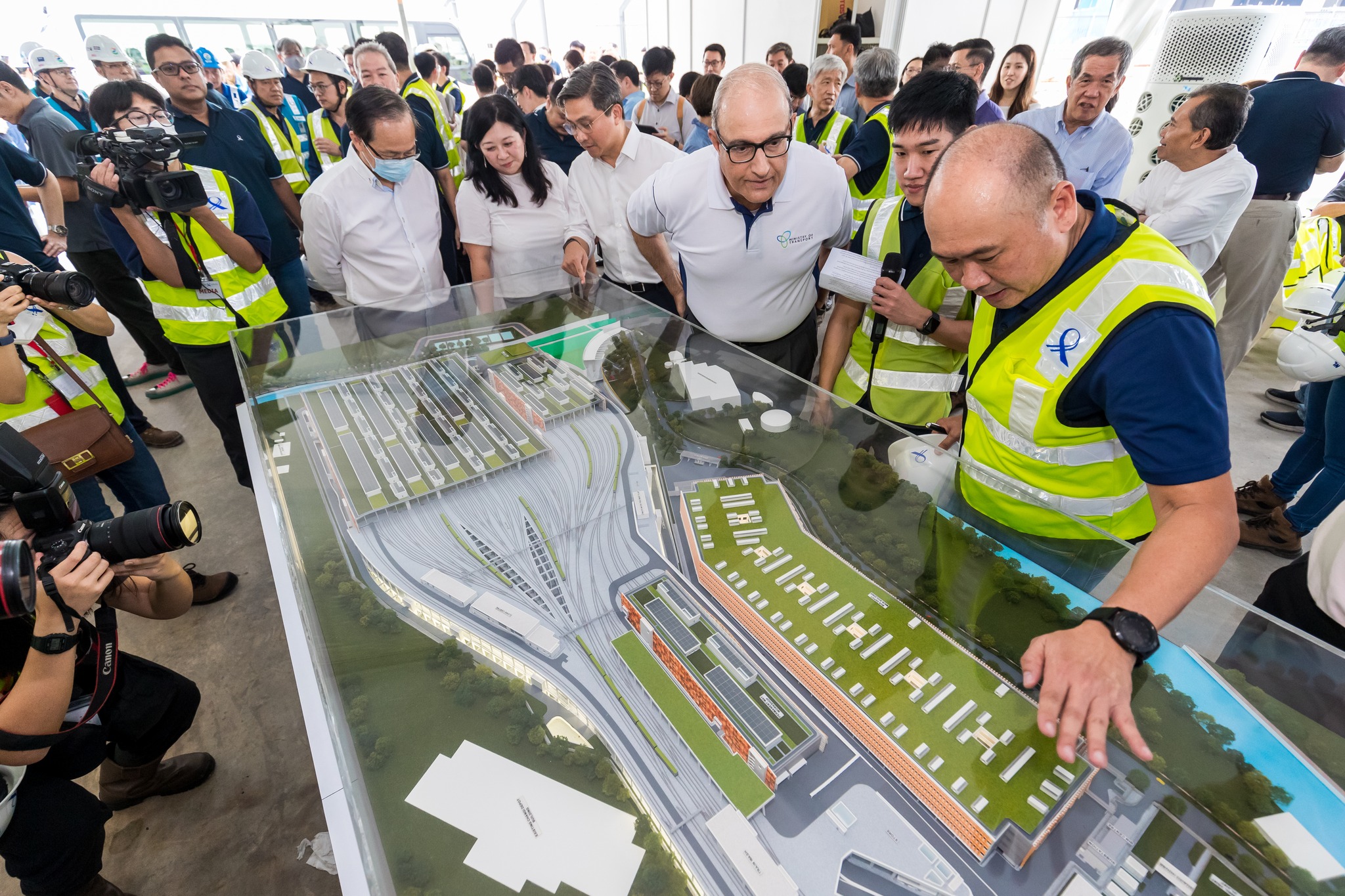 S'PORE'S BIGGEST TRAIN & BUS DEPOT TO OPEN IN 2025, FIRST 4IN1 DEPOT