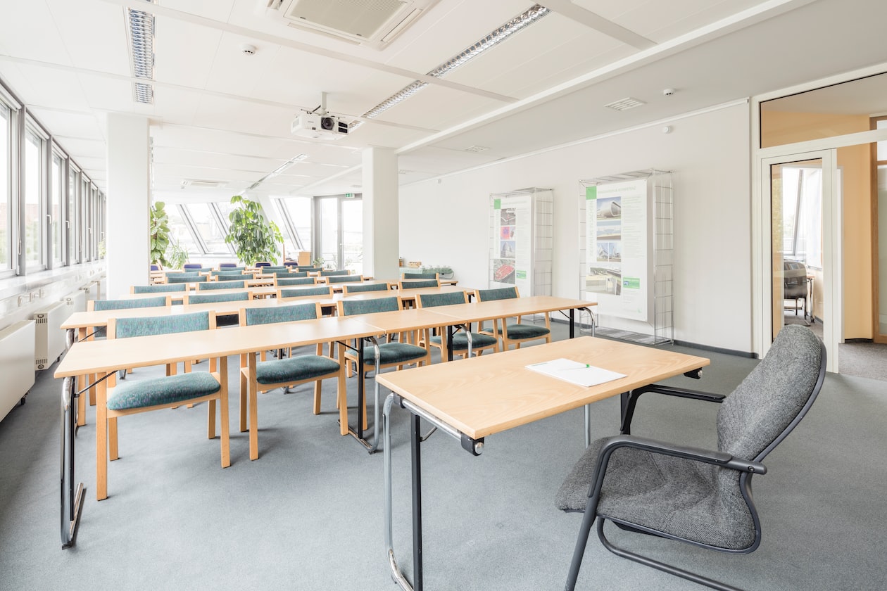 TEACHER WANTS TO SWITCH TO PRIVATE TUTOR JOB, EARNS MORE & MORE FLEXIBLE