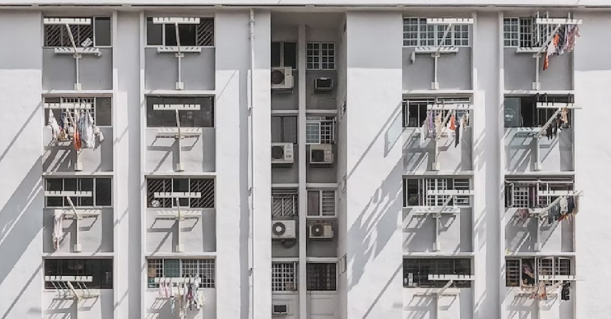 UPSTAIRS NEIGHBOUR PIAK PIAK TOO LOUD, RESIDENT KEEPS HEARING THEM SCREAMING