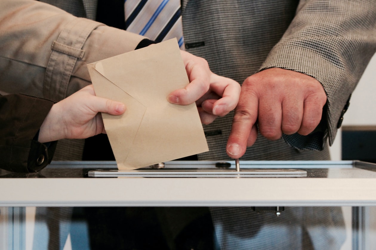 NURSE SAYS THAT IT IS UNPROFESSIONAL FOR COMPANY TO BALLOT LEAVES