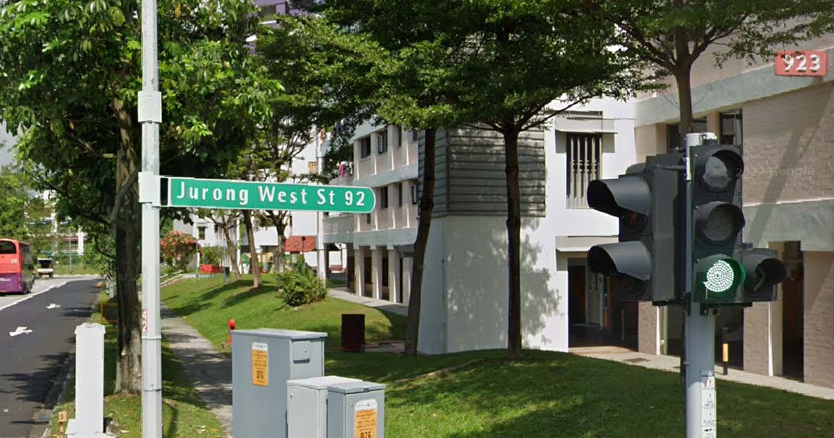 MAN ARRESTED AFTER THROWING ITEMS DOWN FROM HIS RESIDENTS IN JURONG WEST