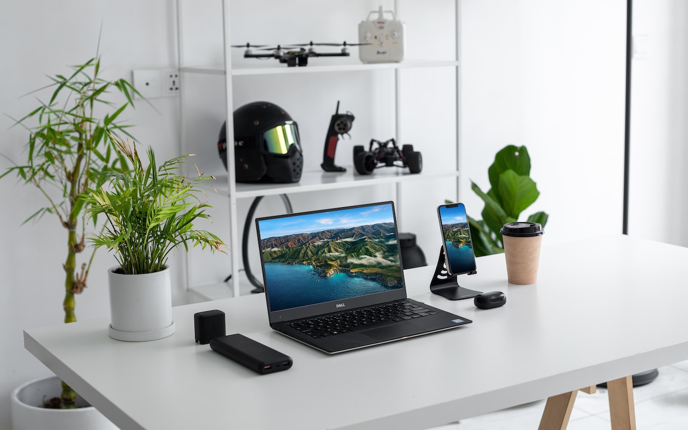 FRIEND BORROWS MONEY SAY NO MONEY TO RETURN BUT CAN BUY ALOT OF NEW GADGETS