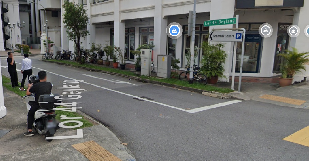 MAN LEFT HIS CAR ENGINE RUNNING FOR 10 MINUTES @ GEYLANG, THEN CAR KENA STOLEN