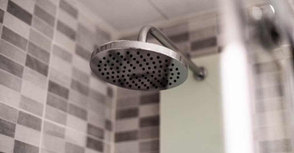 23 Y.O ONLY SHOWERS ONCE A WEEK FOR HER WHOLE LIFE, ONLY REALISED IT WAS “BAD” NOW