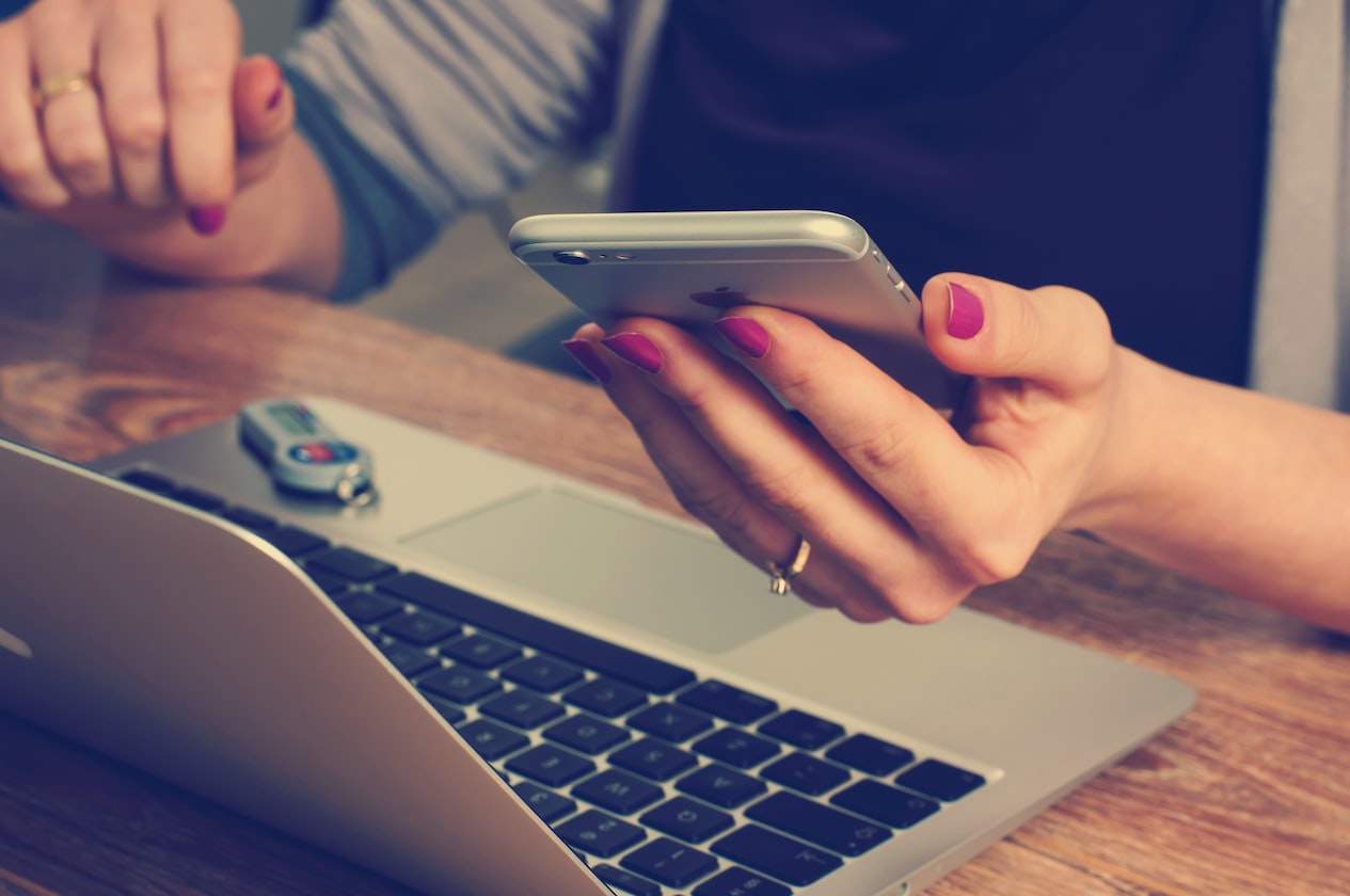 MAN THINKS IT’S WRONG TO CONTACT YOUR EX WHEN YOUR ALREADY ATTACHED