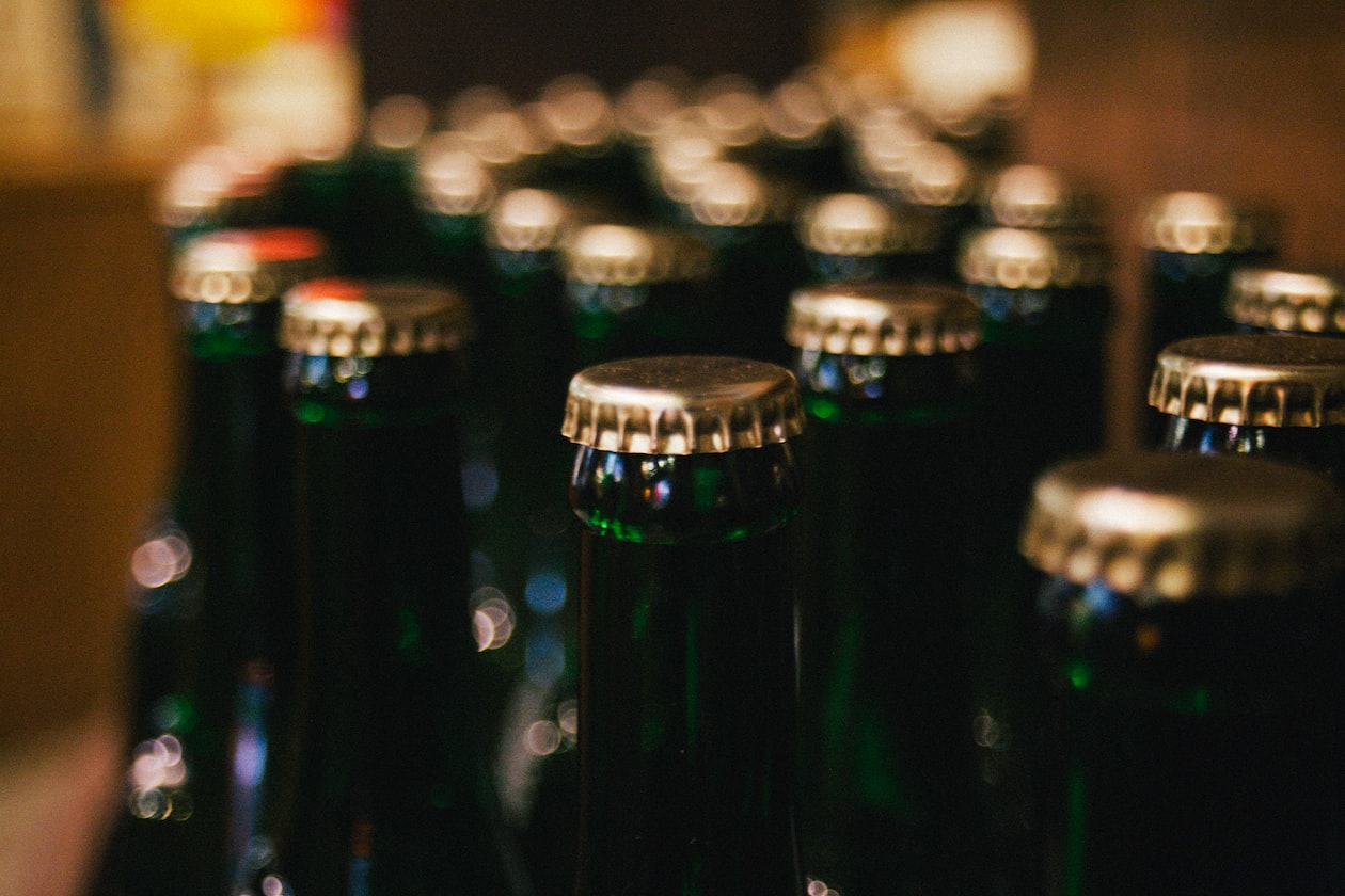 MAN ASHAMED HIS MOTHER IS A “BEER AUNTY” SAYS HER MONEY IS “DIRTY”