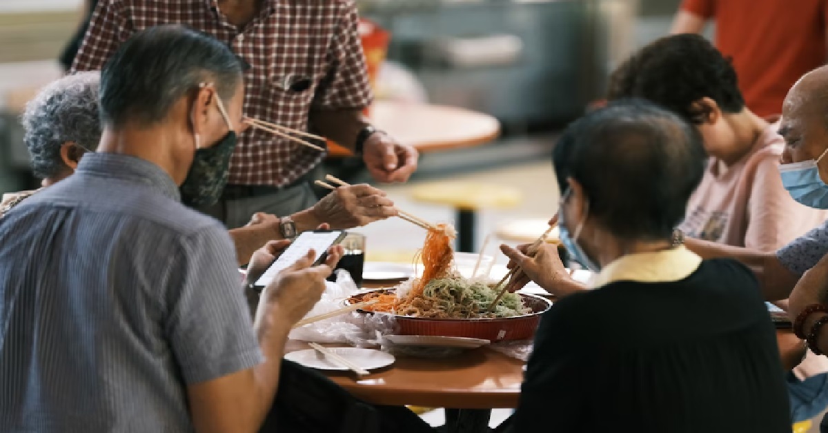 ABOUT 2.5 MILLION S’POREANS TO RECEIVE UP TO $500 CASH IN DECEMBER TO FIGHT INFLATION