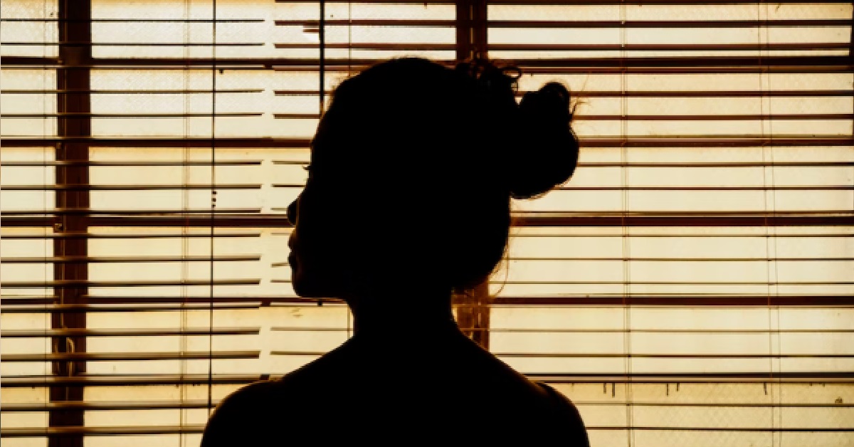 GIRL HAS BF AT HER BECK & CALL, MAKES HIM DO THINGS FOR HER LIKE A LAP DOG