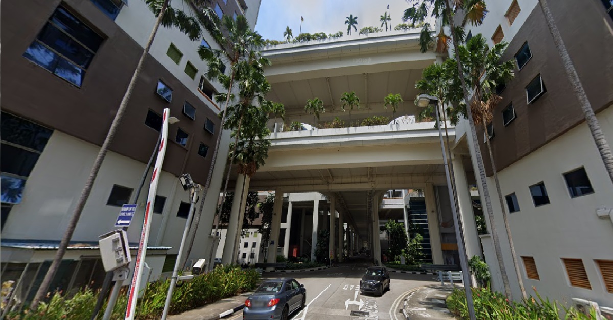 DRIVER CRASHED INTO CARPARK RAILING, FLUNG OUT OF VEHICLE & FELL 5 FLOORS TO HIS DEATH