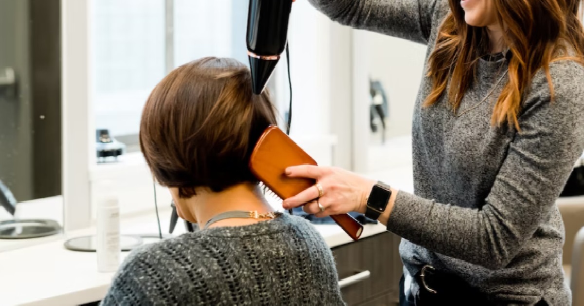 WOMAN’S BF THREATENS TO DUMP HER IF SHE CUTS HER HAIR SHORT, SAYS IT’S A “DEALBREAKER”