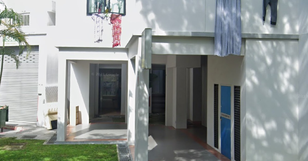 SENGKANG RESIDENT INJURED AFTER HDB LIFT “SHOT” UP TO TOP FLOOR, LIFT SUSPENDED