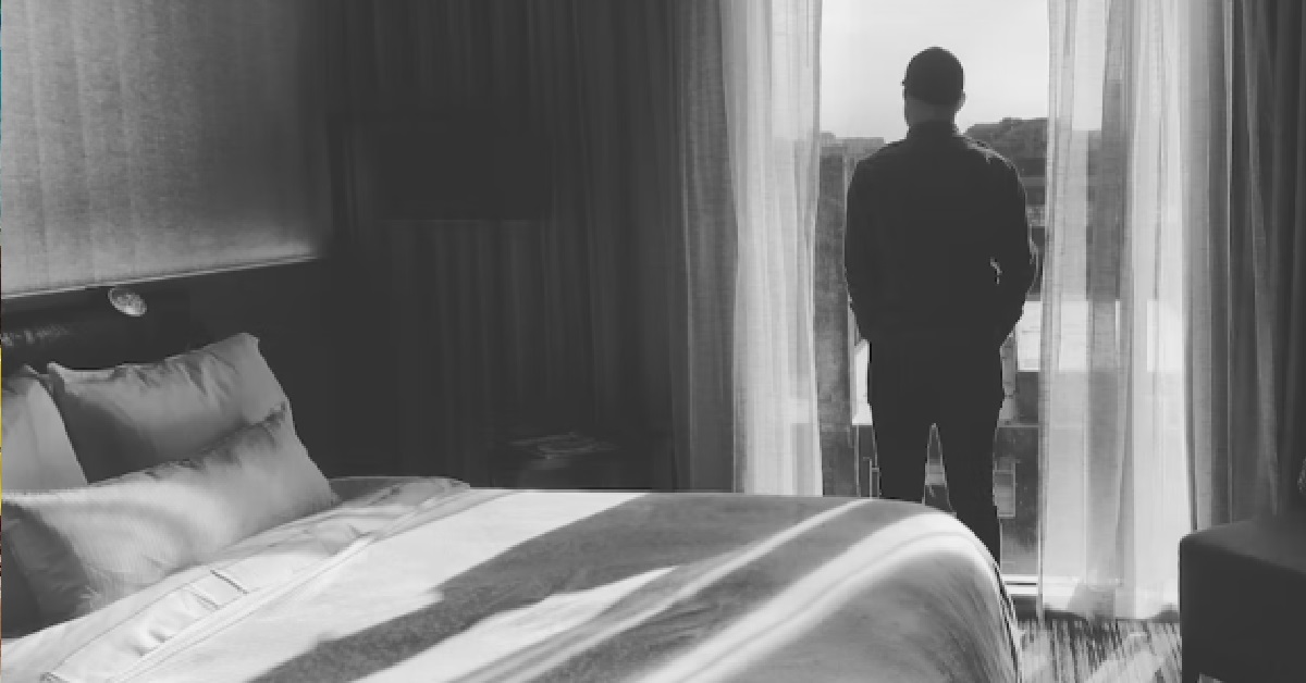 39 Y.O MAN LIED ABOUT HIS AGE TO HOOK UP WITH 20 Y.O GIRL, WHO FOUND OUT THE TRUTH