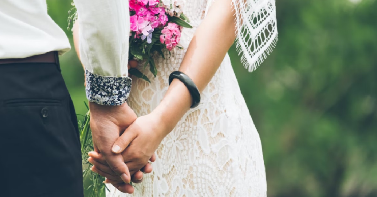 WOMAN’S FAMILY AGAINST HER HUSBAND BECAUSE HE GOT NO DEGREE & ONLY EARNS $2-3K