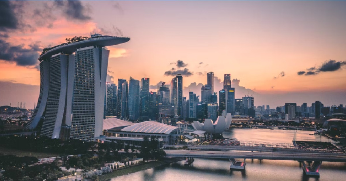 S’PORE WOMAN MARRIES FOREIGNER, SCARED BABY WILL BE S’PORE CITIZEN IF BORN HERE
