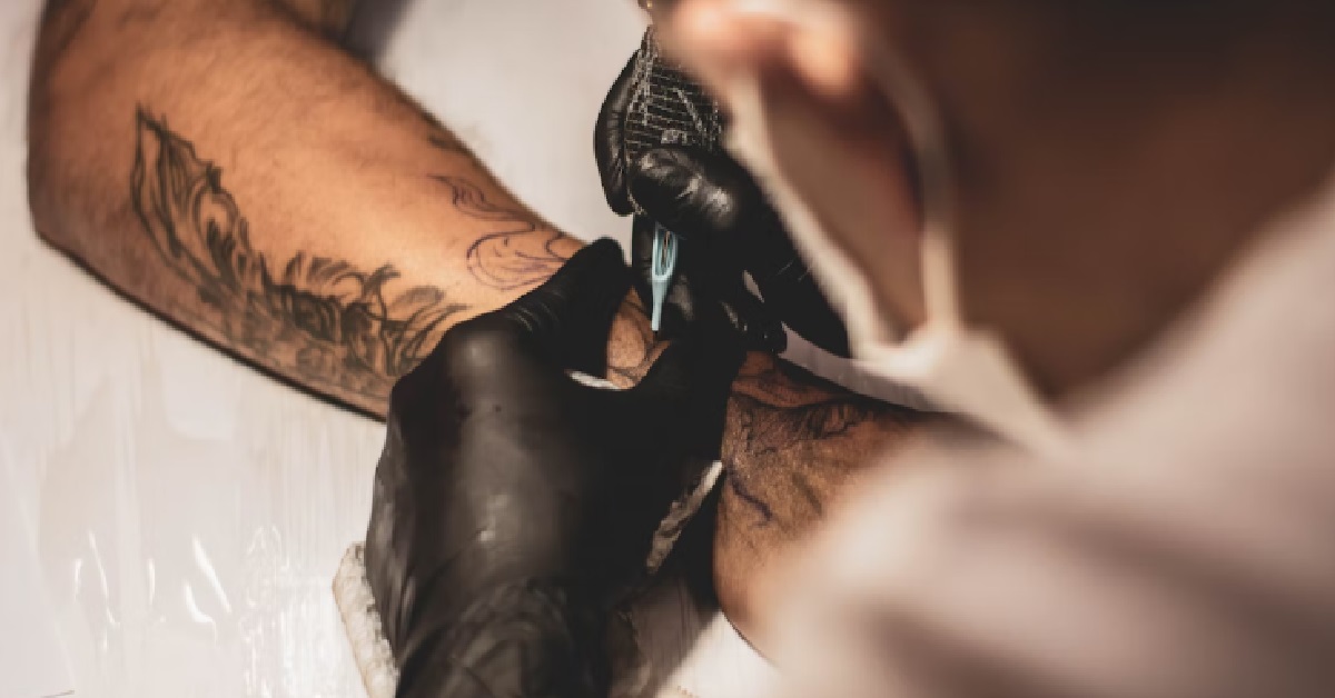 GF UPSET BECAUSE BF HAS TATTOOS OF HIS FEMALE FRIEND, WHO DIED 5 YEARS AGO
