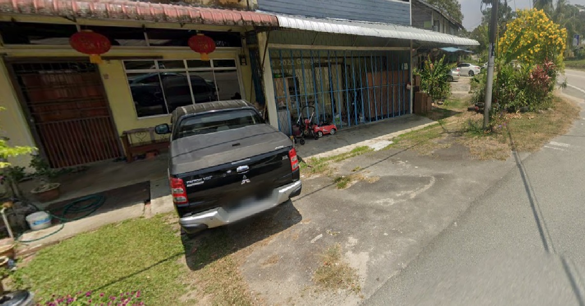 18 Y.O MSIA GIRL “ACCIDENTALLY” KILLS BROTHER WITH KNIFE AFTER FIGHT OVER CAR SEAT