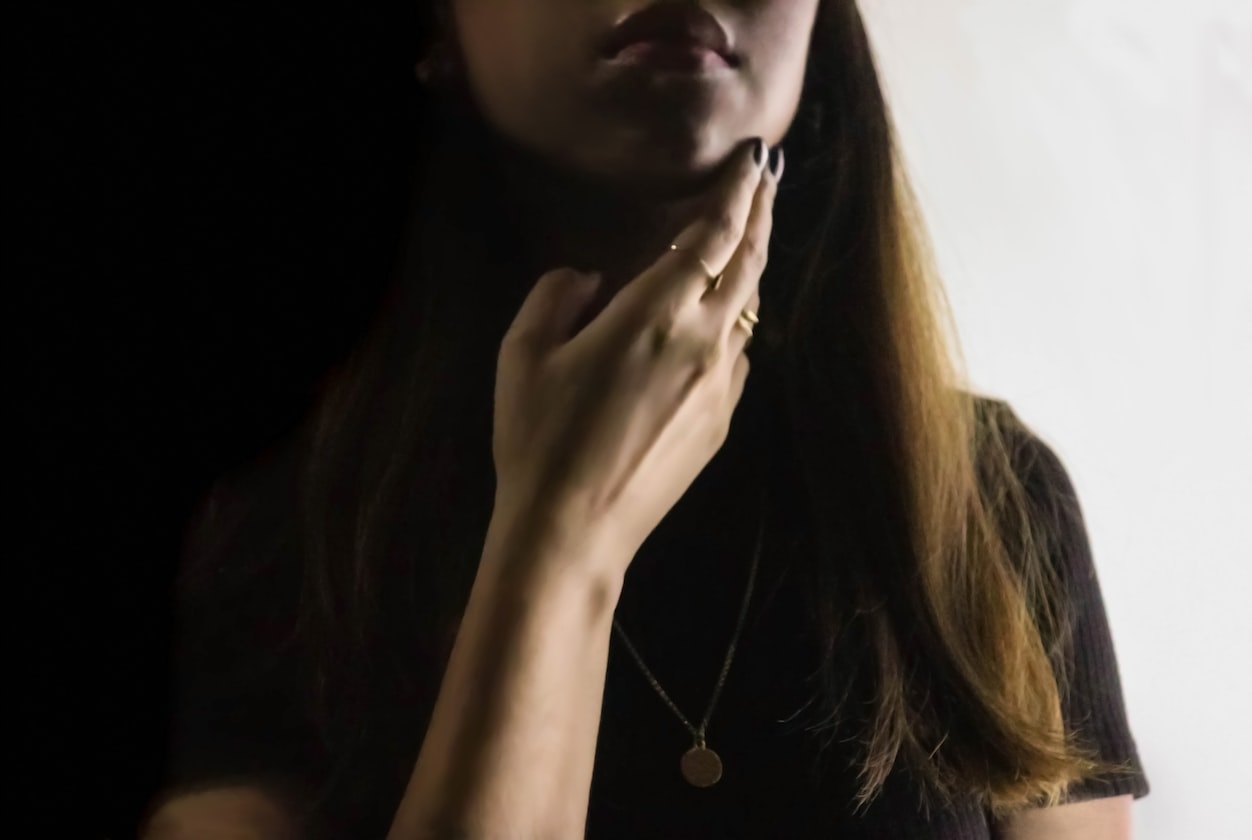 WOMAN GIVES DATING ADVICE TO HER 18 Y.O SELF, NETIZENS SAID SHE IS CONTRADICTING HERSELF