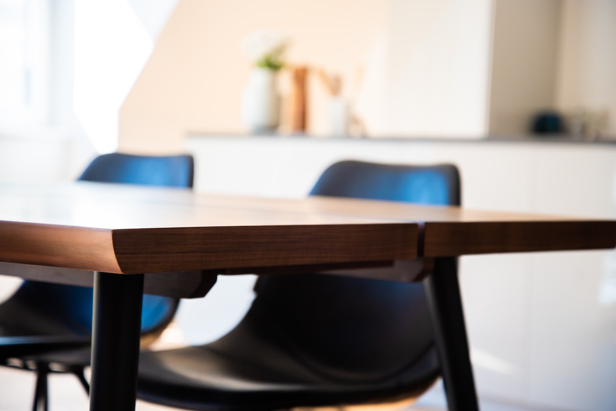 FATHER STRESS FROM WORK BANGS TABLE AND MAKES WHOLE FAMILY STRESS