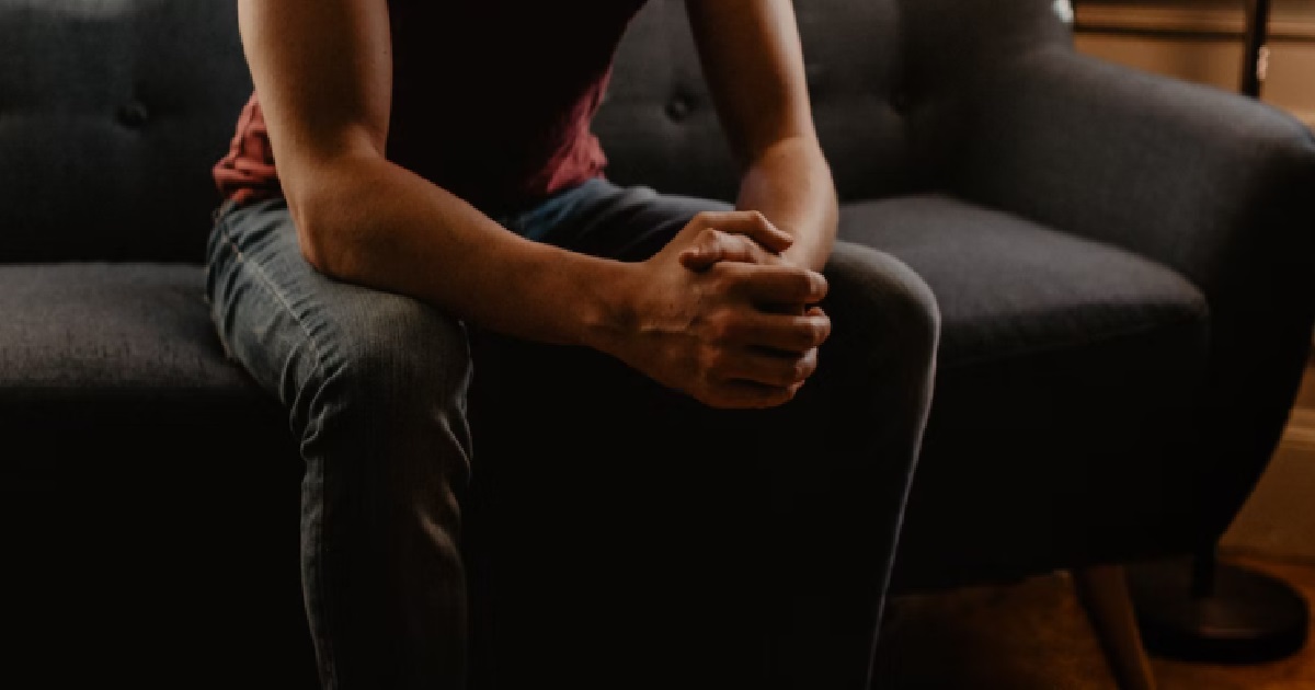 35 Y.O MAN NEVER KISSED A GIRL OR HELD HANDS BEFORE, NERVOUS ABOUT 1ST DATE