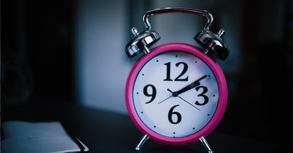 HUSBAND CAN’T WAKE UP FROM ALARMS, ONLY CAN WAKE UP IF WIFE KICKS HIM